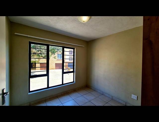 3 BEDROOM APARTMENT TO LET IN WEST ACRES