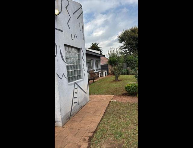 3 BEDROOM PROPERTY TO RENT IN ALBERTON NORTH