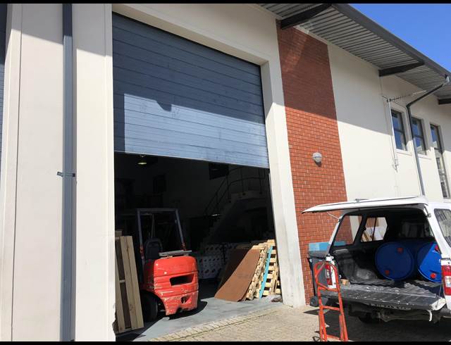 429M² WAREHOUSE TO LET IN WESTLAKE
