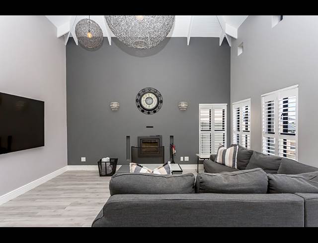 5 BEDROOM HOUSE TO LET IN ATLANTIC BEACH GOLF ESTATE
