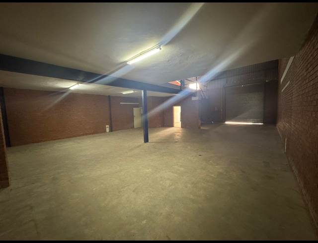 287M² WAREHOUSE TO LET IN CROWN