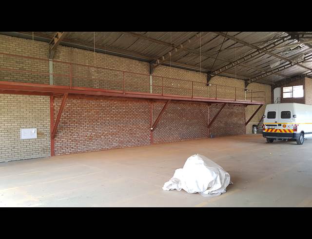 500M² FACTORY TO LET IN ANDERBOLT