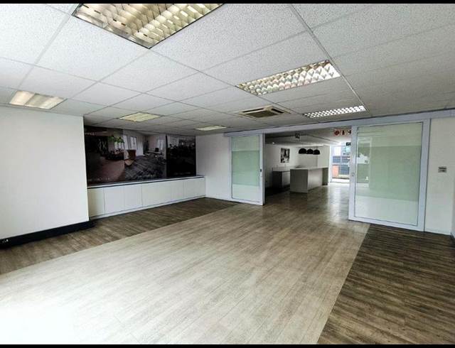 BUSINESS PROPERTY TO RENT IN BRYANSTON