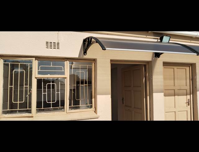 1 BEDROOM FREEHOLD TO LET IN FAIRWAYS
