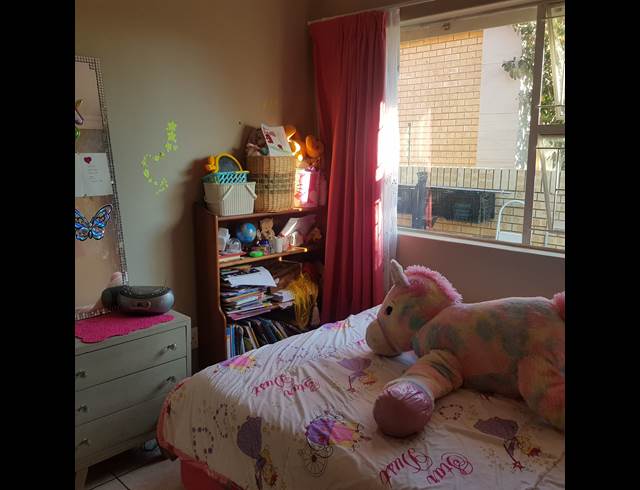 2 bed property to rent in LANGENHOVEN PARK