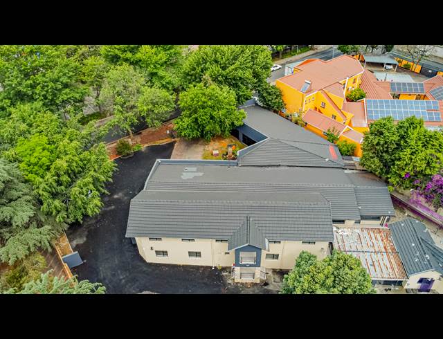 887M² OFFICE TO LET IN FERNDALE