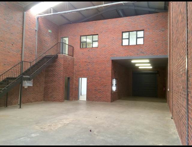 337M² WAREHOUSE TO LET IN FERNDALE