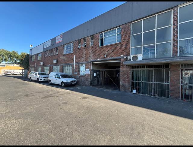 677M² OFFICE TO LET IN PAROW INDUSTRIAL