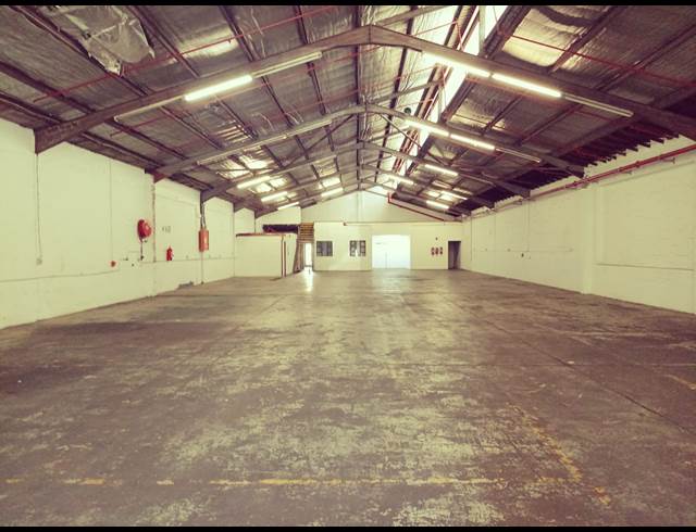 842M² WAREHOUSE TO LET IN PINETOWN CENTRAL