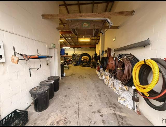144M² WAREHOUSE TO LET IN MARCONI BEAM INDUSTRIA