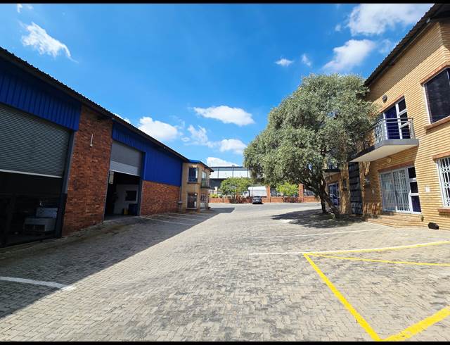 353M² WAREHOUSE TO LET IN NORTH RIDING