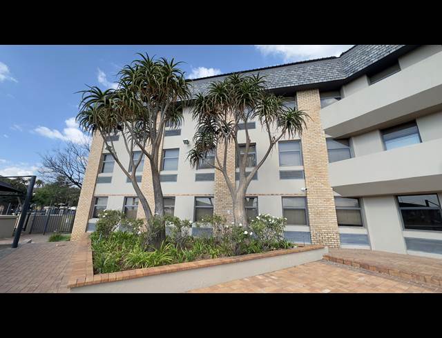 1,500M² OFFICE TO LET IN MEADOWDALE