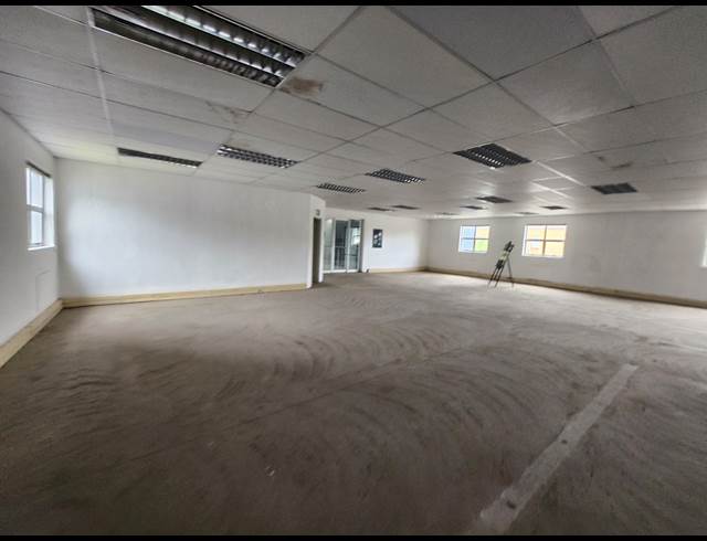 586M² OFFICE TO LET IN HALFWAY GARDENS