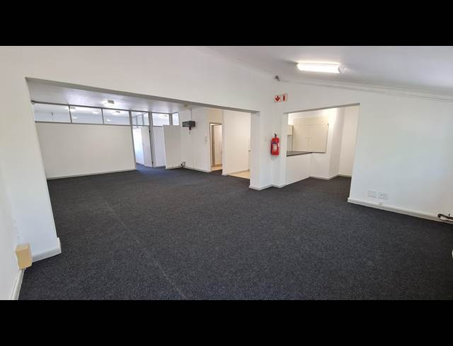 105M² OFFICE TO LET IN PINELANDS