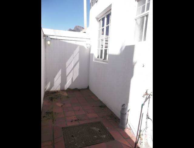 2 bed property to rent in SCHOTSCHE KLOOF