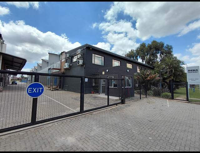 2,899M² WAREHOUSE TO LET IN CLAYVILLE