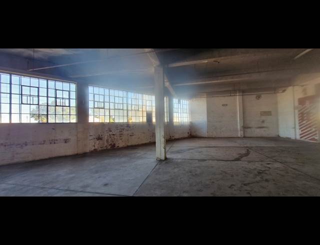 600M² WAREHOUSE TO LET IN SELBY