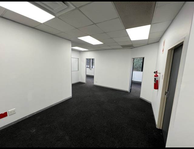134.10M² OFFICE TO LET IN WESTVILLE
