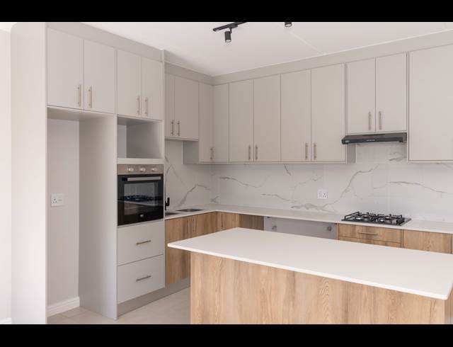 3 BEDROOM TOWNHOUSE TO LET IN SANDOWN