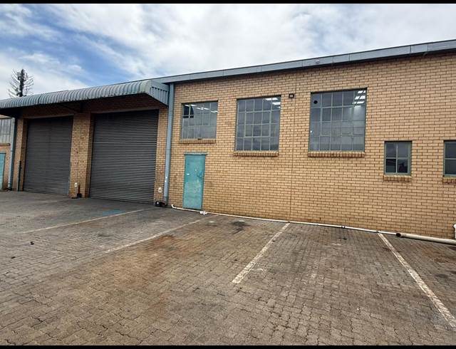 500M² WAREHOUSE TO LET IN HALFWAY HOUSE