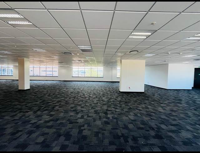 4,100M² OFFICE TO LET IN WATERFALL