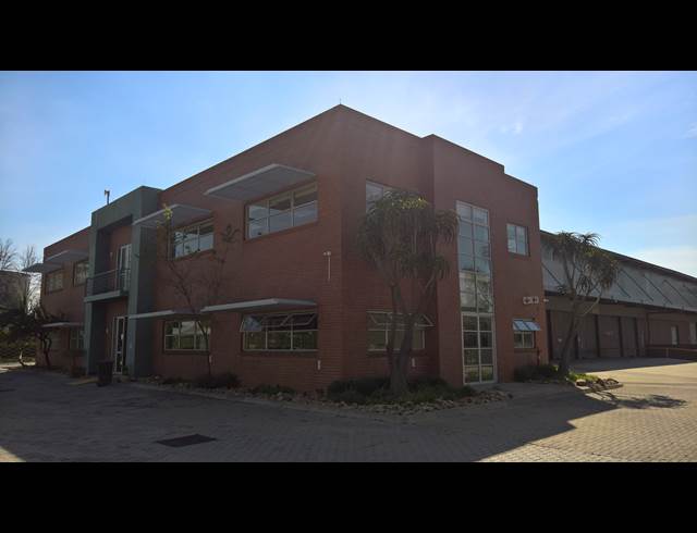 2,341M² WAREHOUSE TO LET IN LONGMEADOW