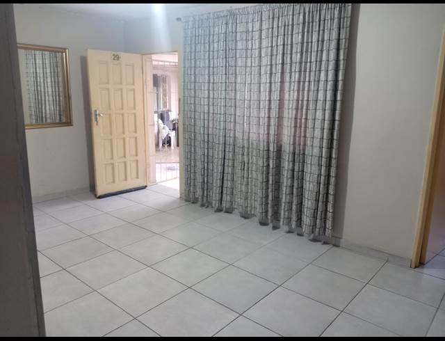 3 BEDROOM FLAT TO LET IN BRACKENHAM