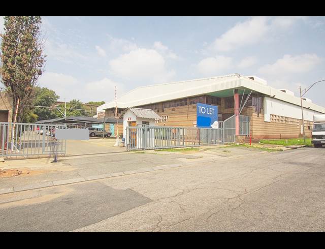 3,562M² WAREHOUSE TO LET IN INDUSTRIA