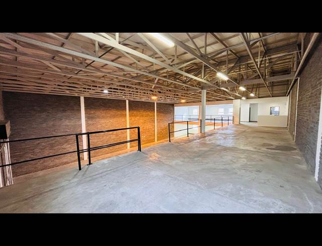 550M² WAREHOUSE TO LET IN STORMILL