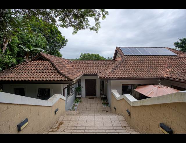 5 BEDROOM HOUSE TO LET IN ZIMBALI ESTATE
