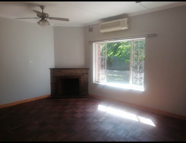5 BEDROOM FREESTANDING RENTED IN FAIRVIEW