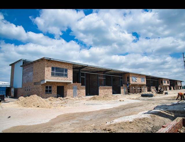 1,242M² WAREHOUSE TO LET IN FIRGROVE INDUSTRIAL ESTATE