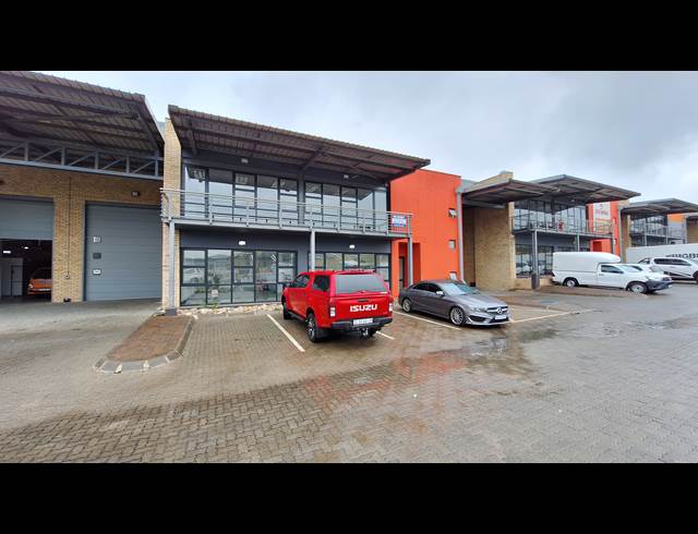 875M² WAREHOUSE TO LET IN NORTH RIDING