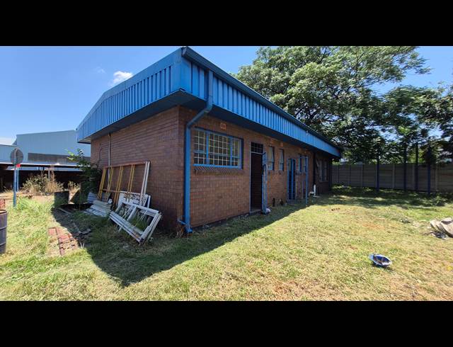 250M² INDUSTRIAL YARD TO LET IN APEX