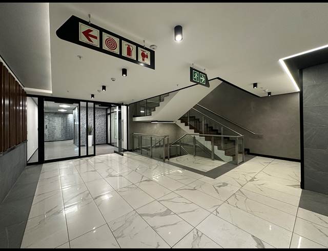 182M² OFFICE TO LET IN GLENADRIENNE