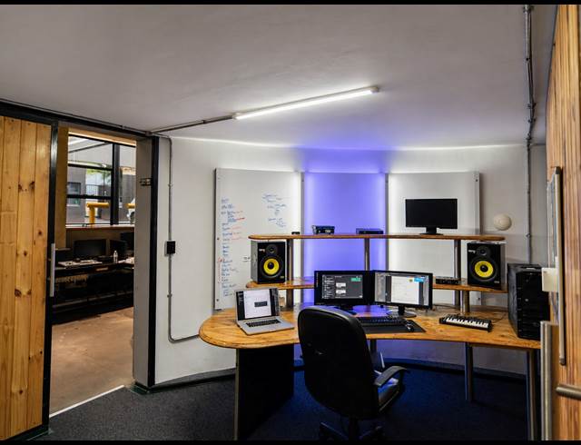 248M² OFFICE TO LET IN BRAAMFONTEIN WERF