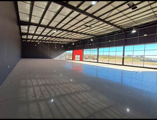 2,248M² SHOWROOM TO LET IN DUNCANVILLE