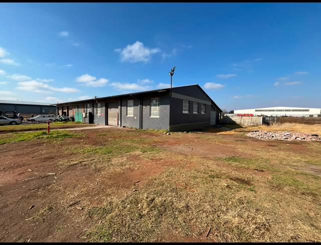 373M² WAREHOUSE TO LET IN NEW ERA