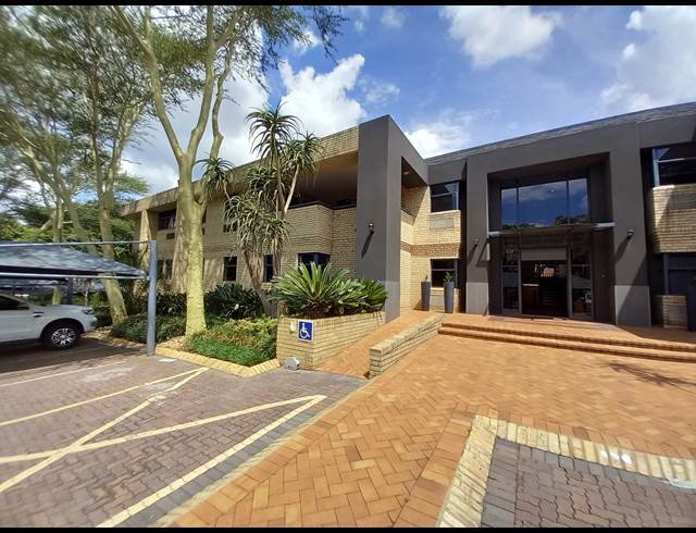360M² OFFICE TO LET IN BRYANSTON