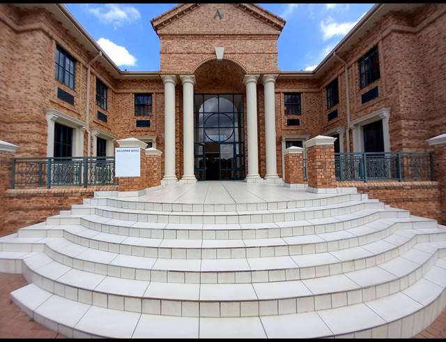 336M² OFFICE TO LET IN BRYANSTON