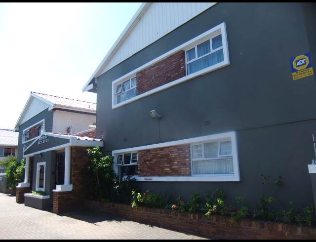 2 bed property to rent in CLAREMONT