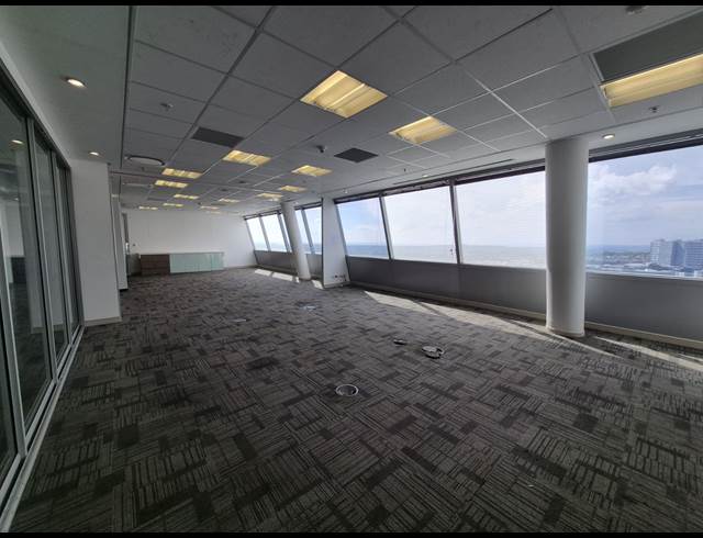 521M² OFFICE TO LET IN SANDHURST