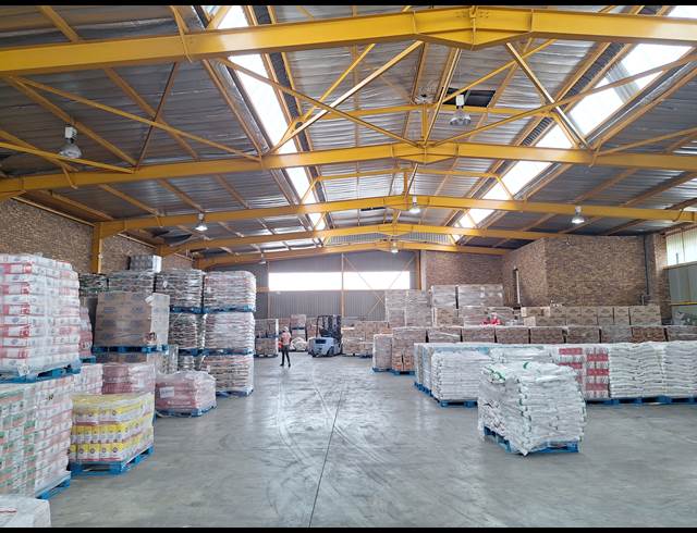 1,300M² WAREHOUSE TO LET IN ROBERTVILLE