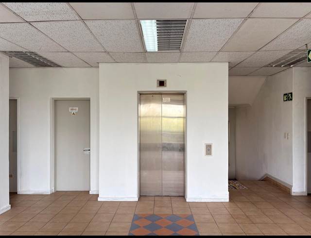 749M² OFFICE TO LET IN RANDJESPARK