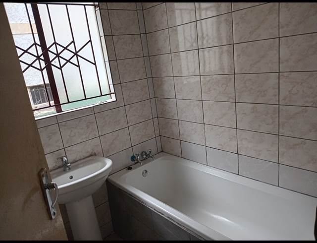2 BEDROOM FREESTANDING TO LET IN COSMO CITY