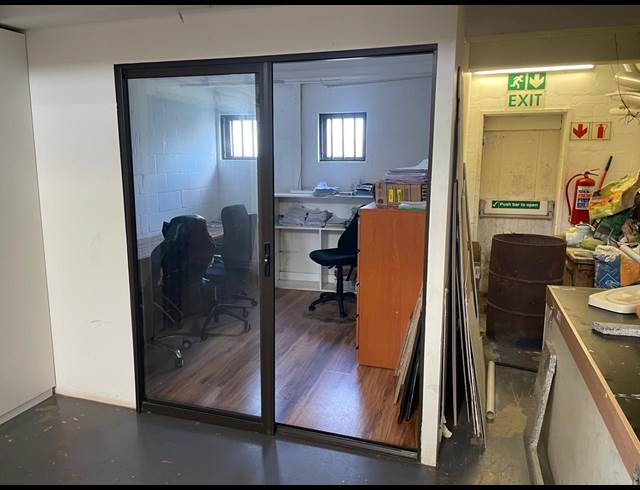240M² WAREHOUSE TO LET IN CAPRICORN