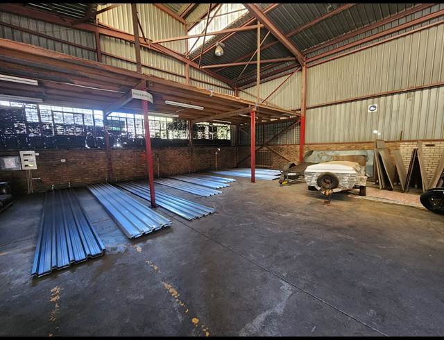 300M² WAREHOUSE TO LET IN WADEVILLE