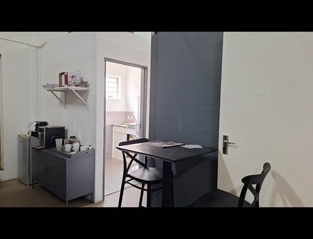 309M² WAREHOUSE TO LET IN RIVERSIDE PARK