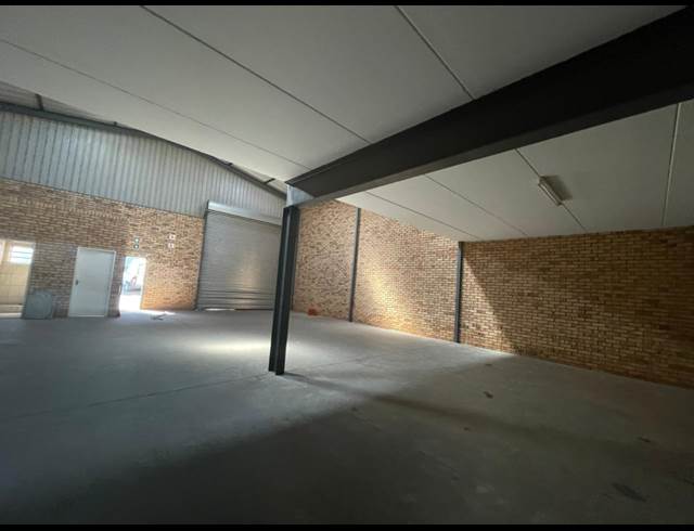 455M² WAREHOUSE TO LET IN CROWN