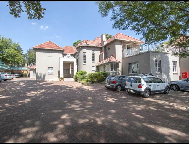 138M² OFFICE TO LET IN MELROSE ESTATE